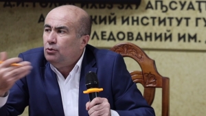 Выступление члена Общественной палаты Хакана Кочу в завершении круглого стола «Демографическое развитие: стратегия и механизмы»
